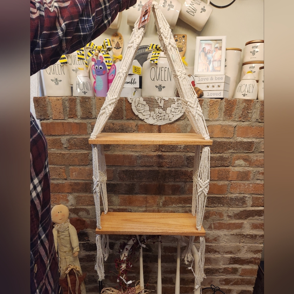 Macrame wall hanger